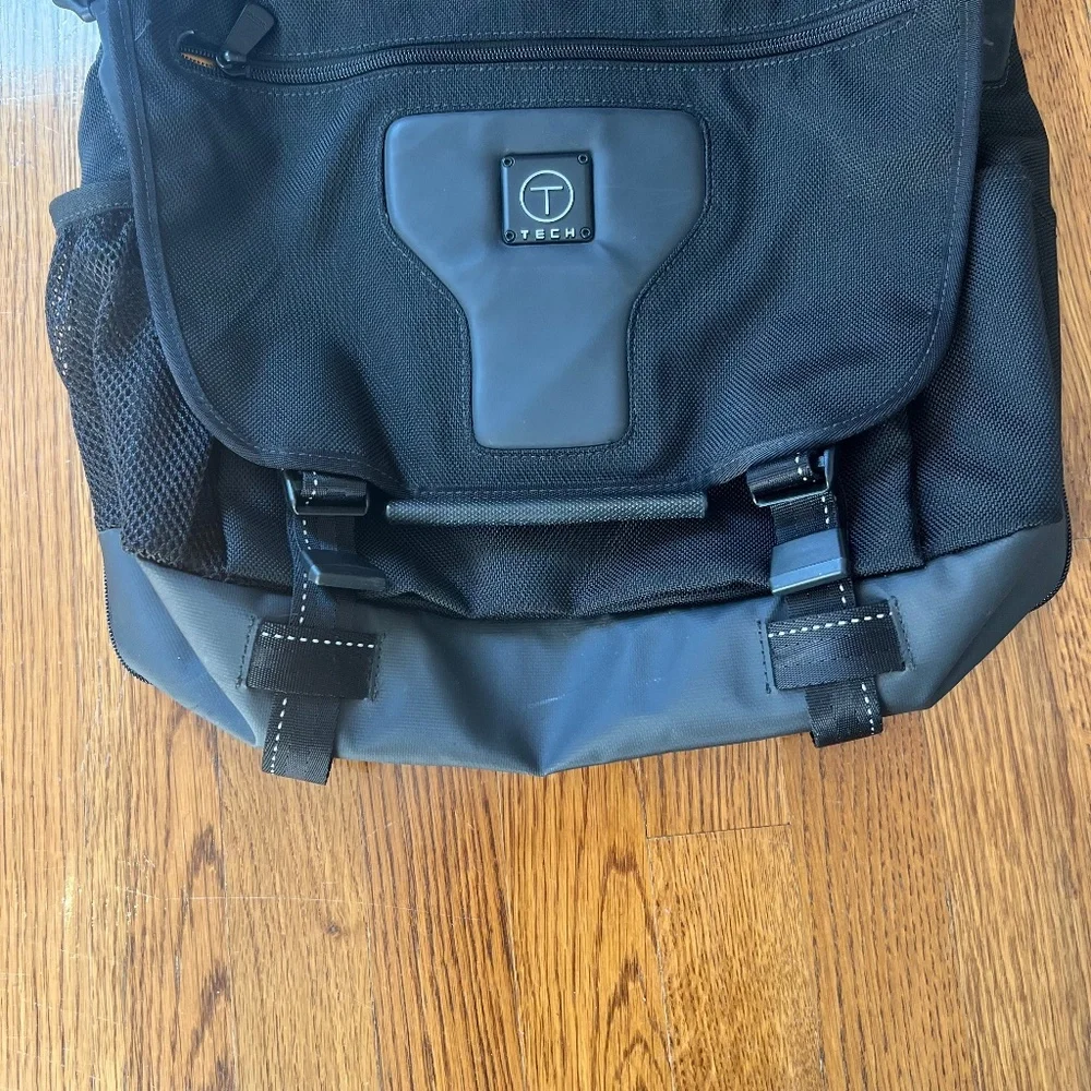 Tumi Tech Messenger Bag - 57012D